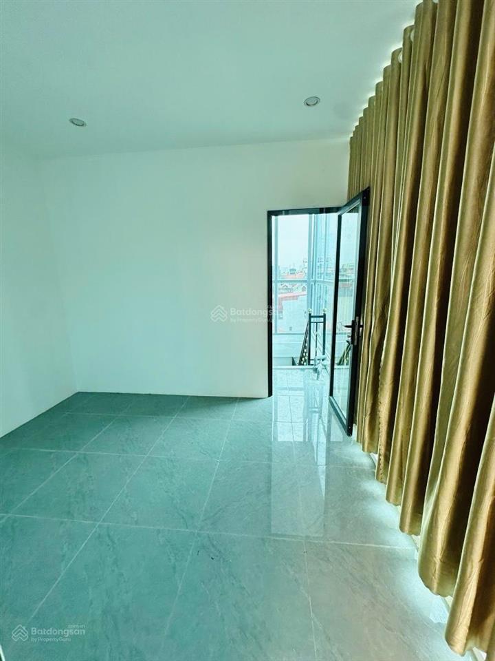 Nhà xinh phố lạc long quân, ngõ nông , full nt, 20m ra phố ,sân xe , 2 thoáng , dân xây