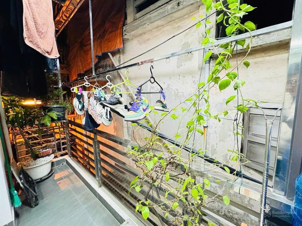 Lô góc kim mã, dân xây 3 thoáng, ngõ nông, chỉ vài bước ra phố, sân xe riêng, full nội thất, 45m*5t
