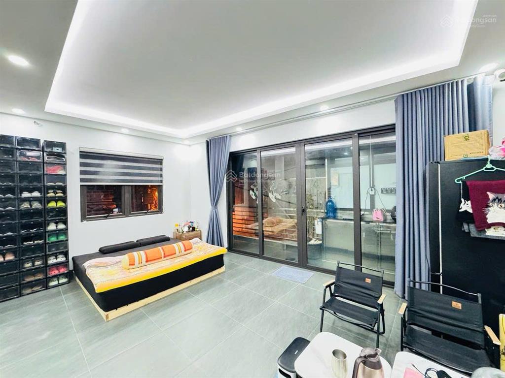 Lô góc kim mã, dân xây 3 thoáng, ngõ nông, chỉ vài bước ra phố, sân xe riêng, full nội thất, 45m*5t