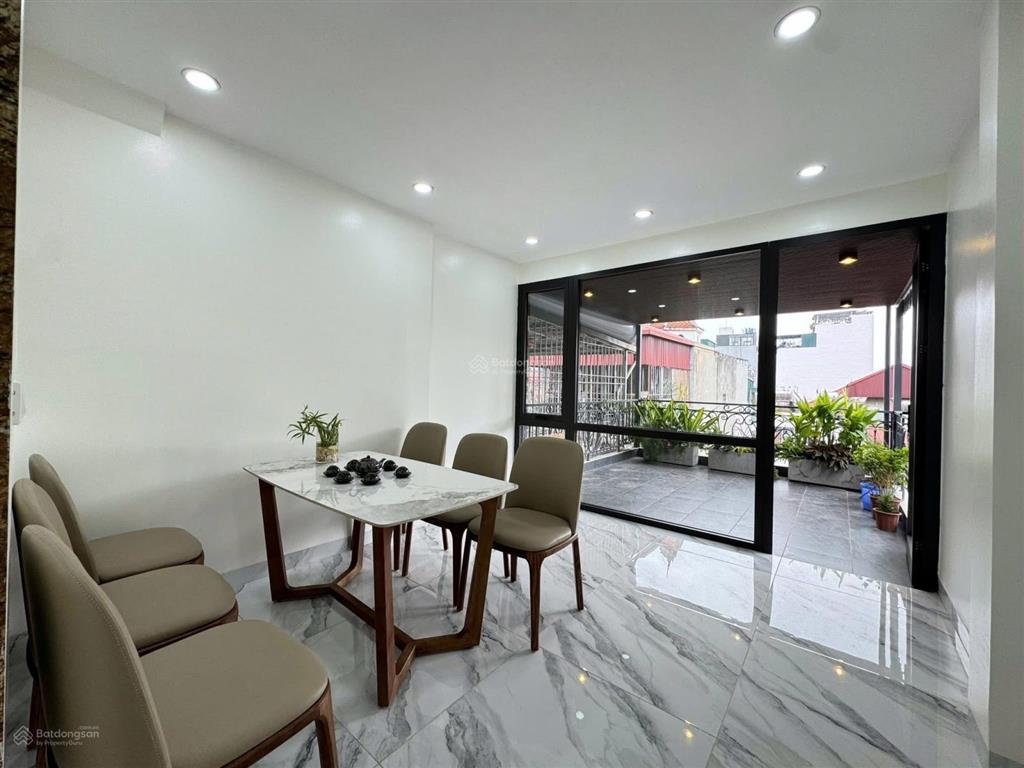 Phố kim mã, bóc seal nhà mới , thoáng sáng vĩnh viễn, sân xe , hướng đón gió , full nt 45m*5t