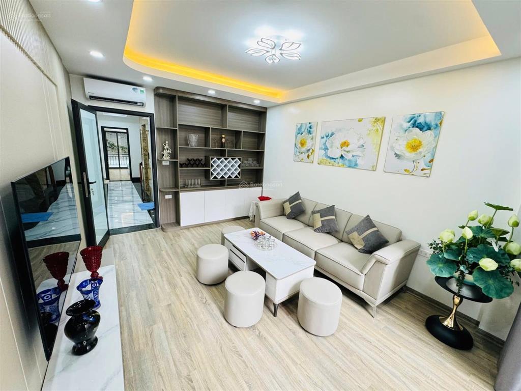Phố kim mã, bóc seal nhà mới , thoáng sáng vĩnh viễn, sân xe , hướng đón gió , full nt 45m*5t