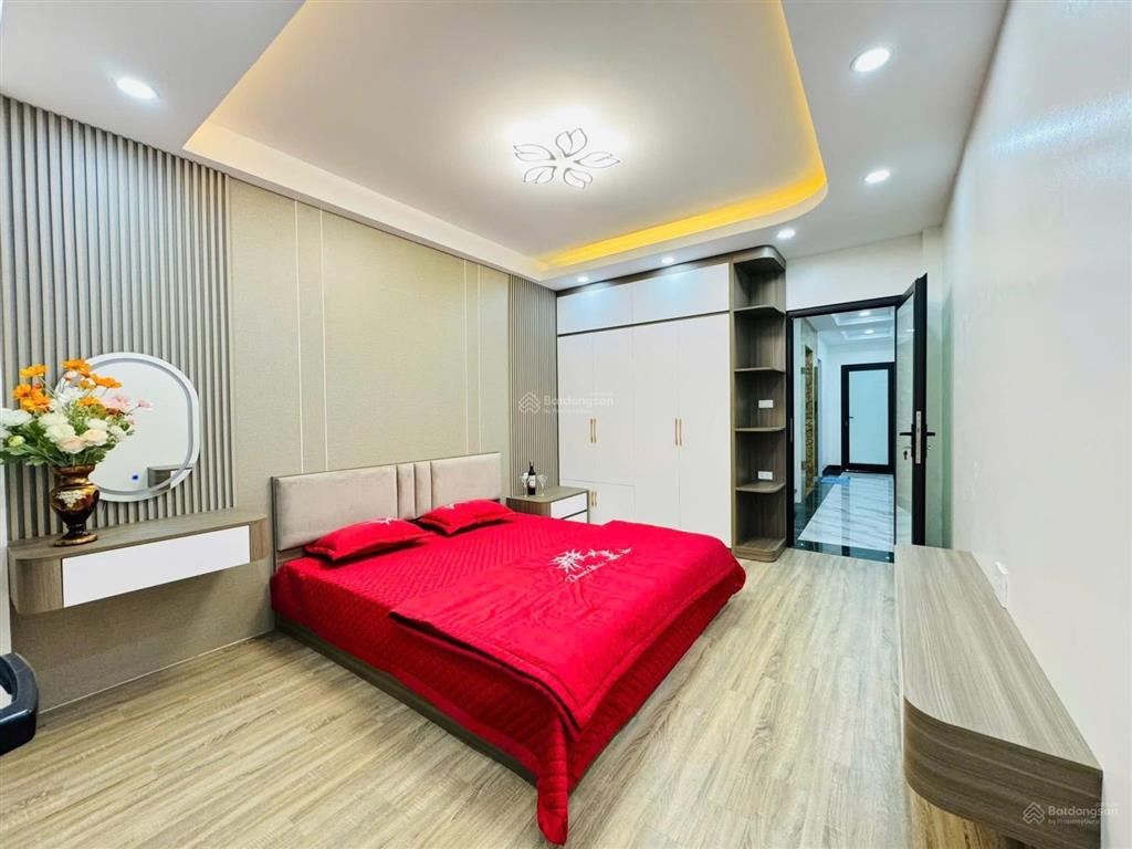 Phố kim mã, bóc seal nhà mới , thoáng sáng vĩnh viễn, sân xe , hướng đón gió , full nt 45m*5t