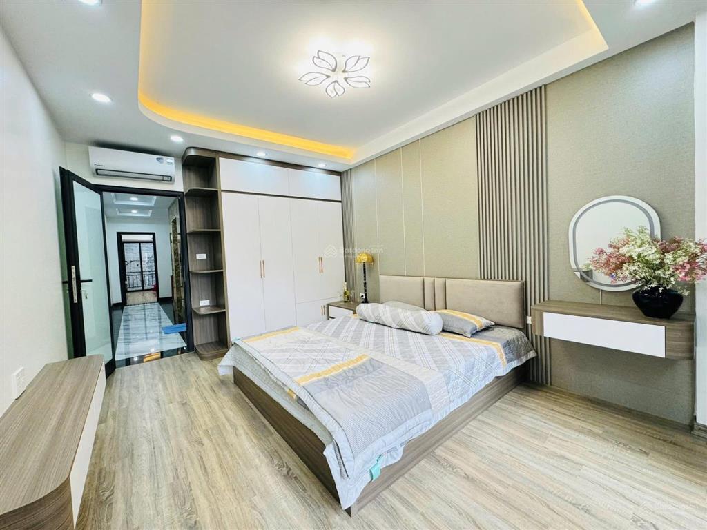 Phố kim mã, bóc seal nhà mới , thoáng sáng vĩnh viễn, sân xe , hướng đón gió , full nt 45m*5t