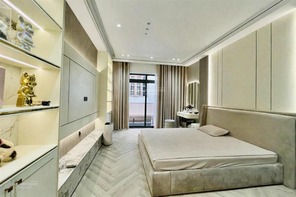 Nguyễn công hoan  10m ra phố  thang máy  dân xây  ở hoặc cho thuê kd  tặng nội thất  46m2 *6t