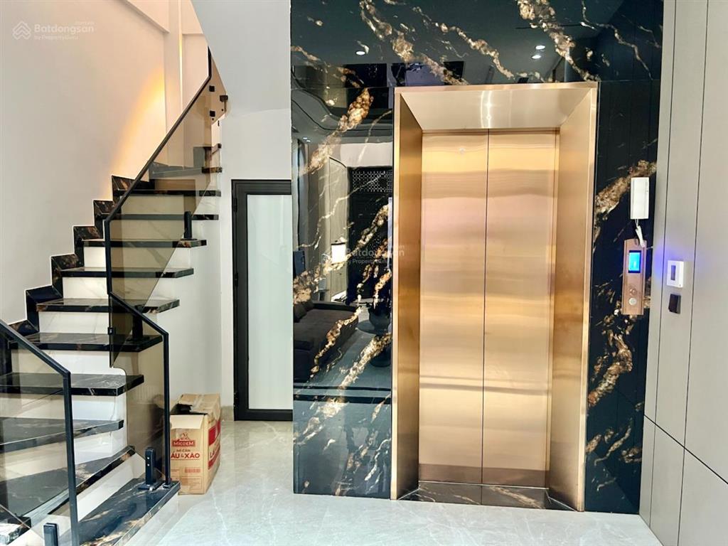 Nguyễn công hoan  10m ra phố  thang máy  dân xây  ở hoặc cho thuê kd  tặng nội thất  46m2 *6t
