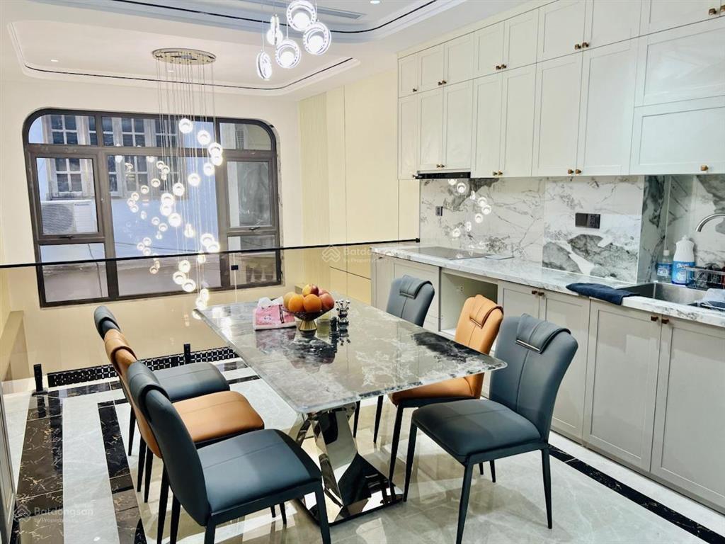 Nguyễn công hoan  10m ra phố  thang máy  dân xây  ở hoặc cho thuê kd  tặng nội thất  46m2 *6t