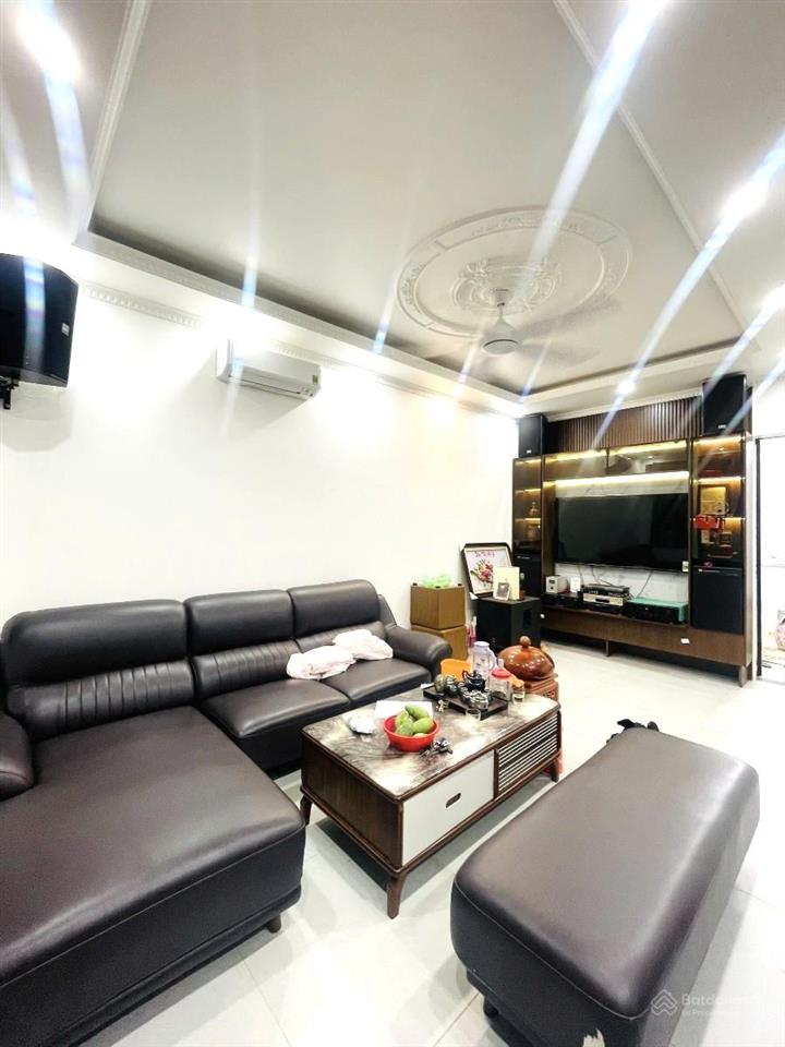Chỉ hơn 7 tỷ có ngay căn nhà tại phố văn cao ! ko qh , ba gác ,10m ra ô tô, kd ,full nt, 45m*5t