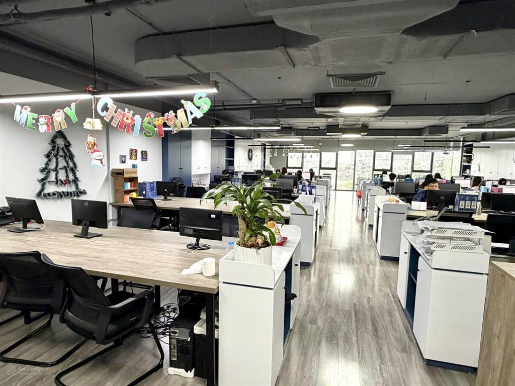 Sale sập sàn ! vp thanh xuân 230m2 giá 43tr/tháng, view hồ full nội thất