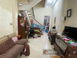 Bán gấp nhà ngộp bank cmt8 tân bình, 39m2, 2 tầng đúc, hẻm gần 4m, chỉ nhỉnh 4 tỷ.