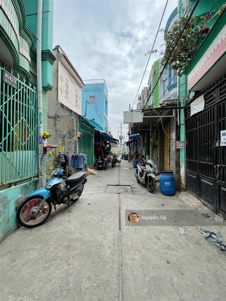 Hot, bán gấp nhà riêng chiến lược, btân, 50m2, 2 tầng mới 100%, hẻm xe hơi đỗ cửa, chỉ nhỉnh 4 tỷ.