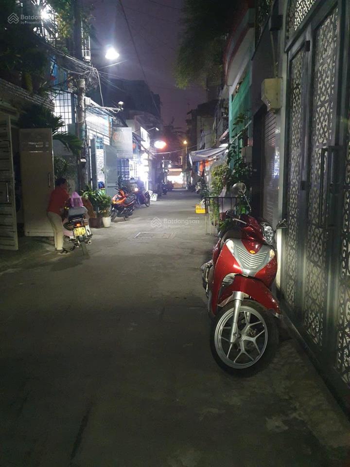 Hot, bán nhà lê trọng tấn tân phú, 40m2sd, 2 tầng mới, hẻm xe hơi đỗ cửa, chỉ nhỉnh 2 tỷ.