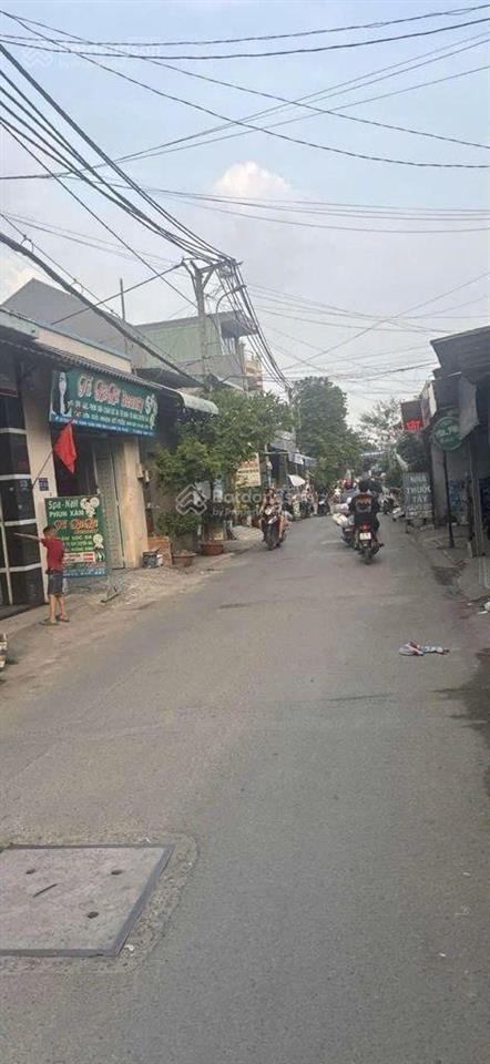 Hot, bán nhà lê trọng tấn tân phú, 40m2sd, 2 tầng mới, hẻm xe hơi đỗ cửa, chỉ nhỉnh 2 tỷ.