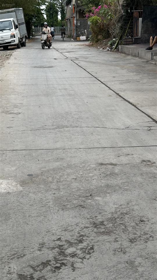 Bán gấp nhà riêng kênh nước đen btân, 44m2, 2 tầng mới đẹp, sát hẻm xe hơi, nhỉnh 3 tỷ.