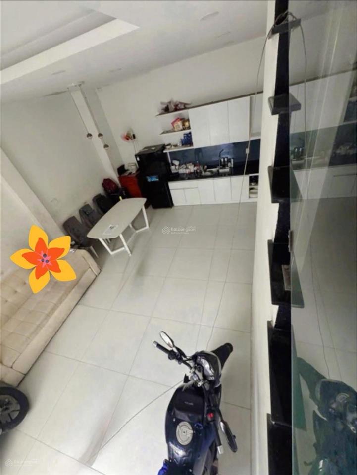 Bán gấp nhà riêng 3 tầng trường chinh tân phú, 50m2, hẻm 3m sát mặt tiền, chỉ nhỉnh 5 tỷ.