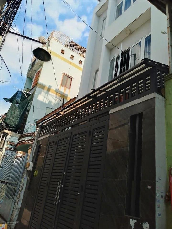 Bán gấp nhà riêng 3 tầng trường chinh tân phú, 50m2, hẻm 3m sát mặt tiền, chỉ nhỉnh 5 tỷ.