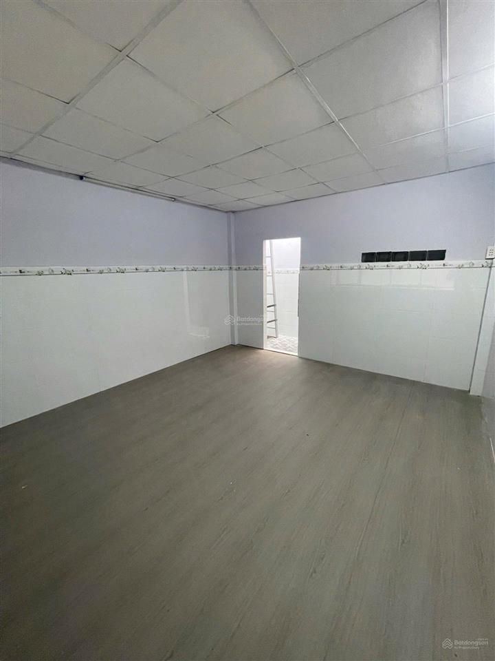 Hot, nhà bán 3 tỷ nh cho vay 1,5 tỷ lê văn quới ngay sát ngã tư 4 xã, 48m2, 2 tầng mới đẹp, hẻm 8m