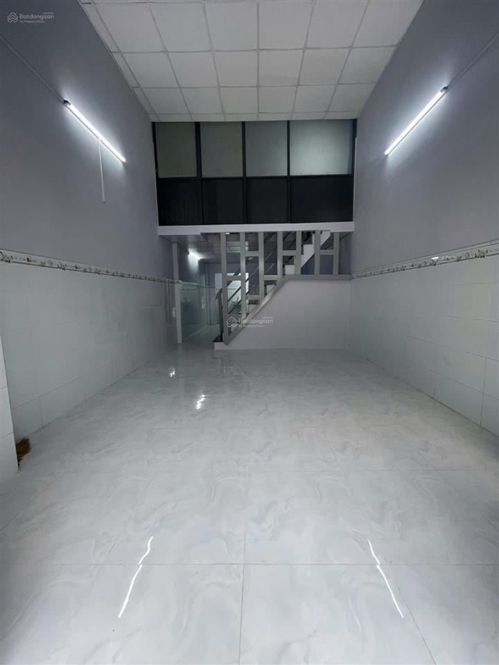 Hot, nhà bán 3 tỷ nh cho vay 1,5 tỷ lê văn quới ngay sát ngã tư 4 xã, 48m2, 2 tầng mới đẹp, hẻm 8m