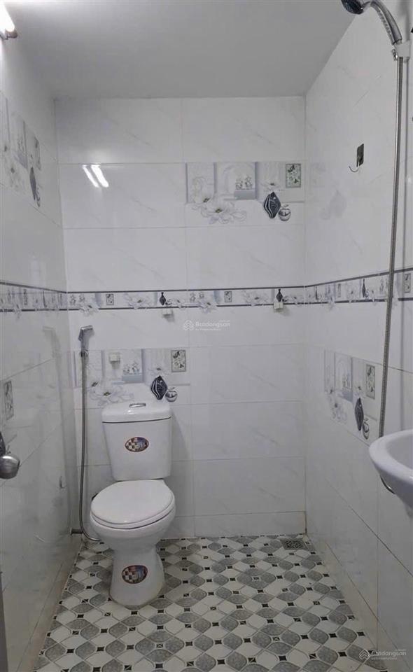 Hot, bán gấp nhà đẹp 2 tầng hương lộ 2 bình tân, 41m2, hẻm xe hơi ngay ngã tư 4 xã, chỉ nhỉnh 3 tỷ