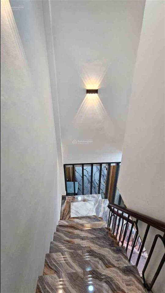 Hot, bán gấp nhà mới đẹp 2 tầng âu cơ tân bình, 40m2 sát mặt tiền, chỉ hơn 4 tỷ.