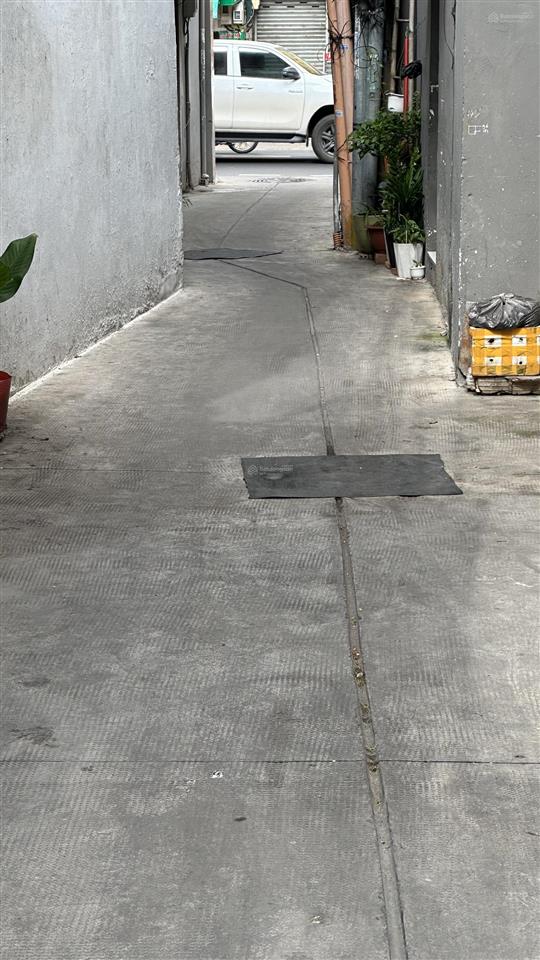 Hot, bán gấp nhà mới đẹp 2 tầng âu cơ tân bình, 40m2 sát mặt tiền, chỉ hơn 4 tỷ.