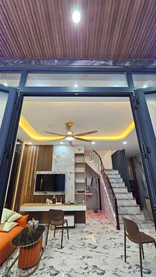 Hot, bán gấp nhà mới đẹp 2 tầng âu cơ tân bình, 40m2 sát mặt tiền, chỉ hơn 4 tỷ.