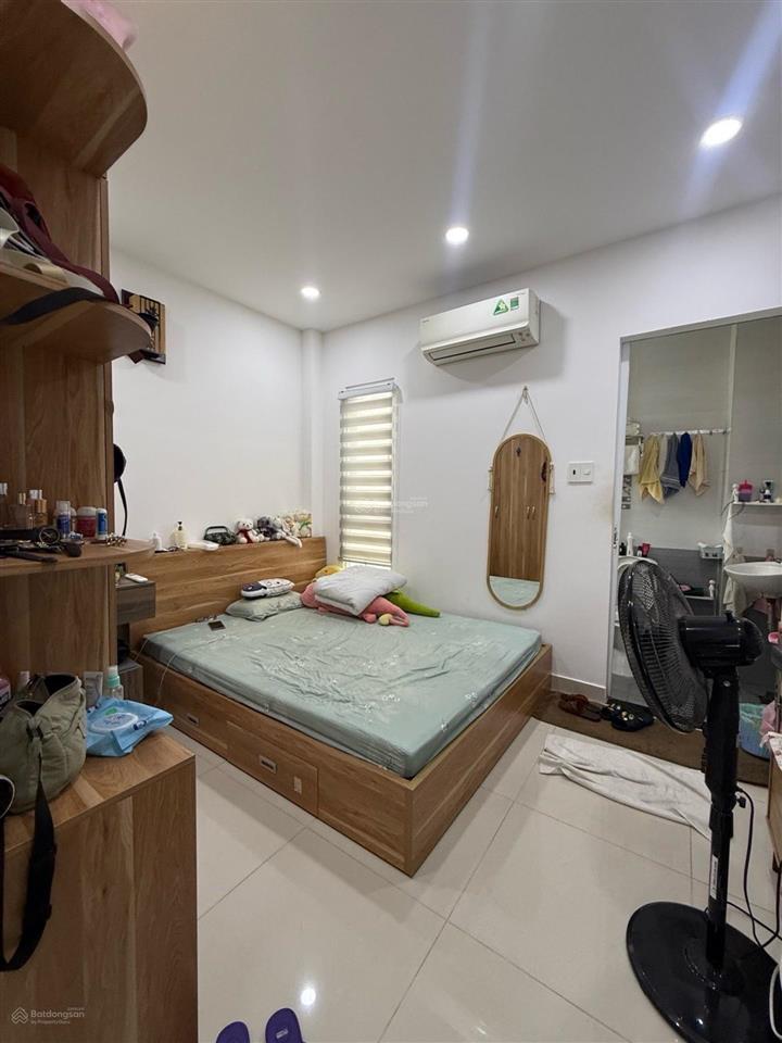 Hot, bán gấp nhà mới đẹp 4 tầng ni sư huỳnh liên tân bình, 40m2, hẻm 3,5m chỉ nhỉnh 4 tỷ.