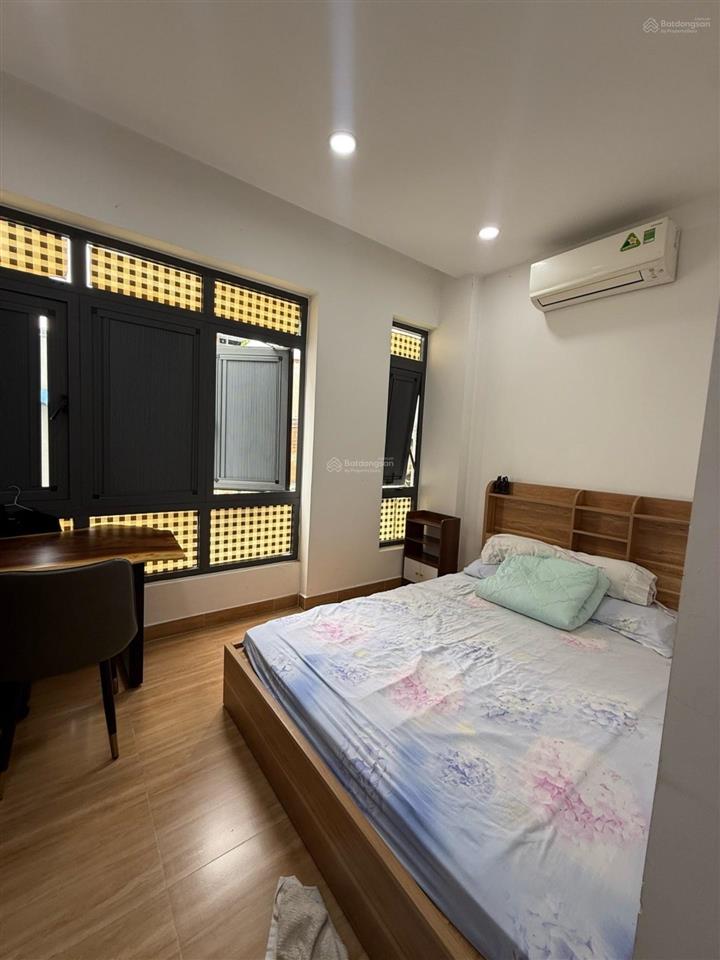 Hot, bán gấp nhà mới đẹp 4 tầng ni sư huỳnh liên tân bình, 40m2, hẻm 3,5m chỉ nhỉnh 4 tỷ.