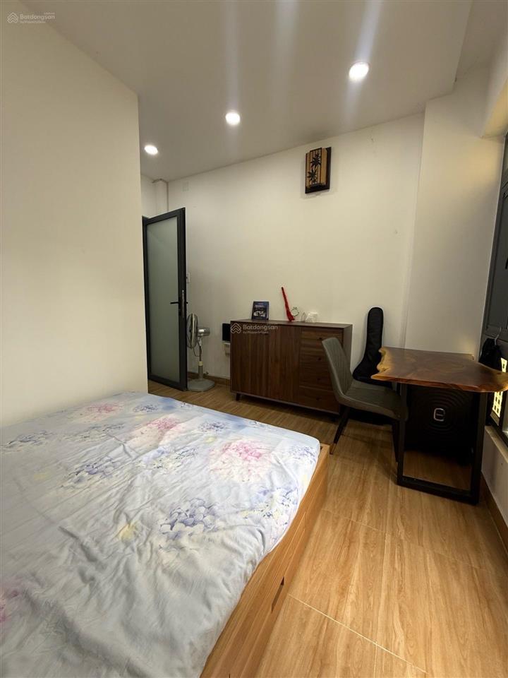 Hot, bán gấp nhà mới đẹp 4 tầng ni sư huỳnh liên tân bình, 40m2, hẻm 3,5m chỉ nhỉnh 4 tỷ.