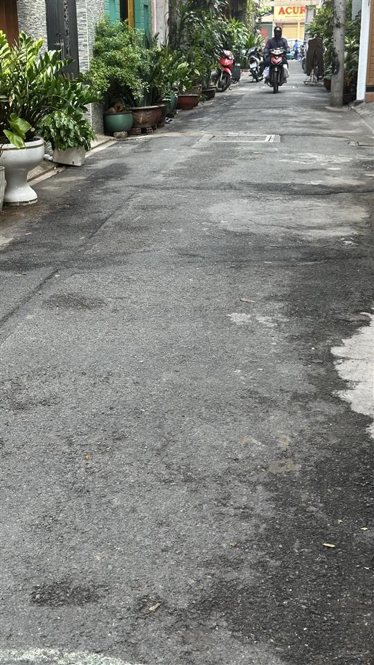 Hot, bán gấp nhà riêng hoàng văn thụ tân bình sát sân bay, 40m2, 2 tầng, hẻm xe hơi đỗ cửa, 5.x tỷ