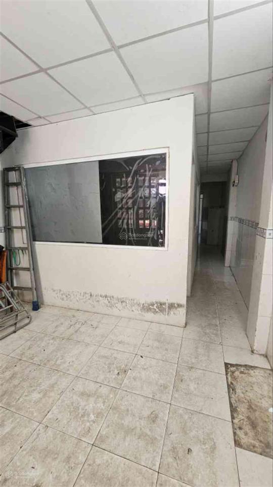 Hot, bán gấp nhà riêng hoàng văn thụ tân bình sát sân bay, 40m2, 2 tầng, hẻm xe hơi đỗ cửa, 5.x tỷ