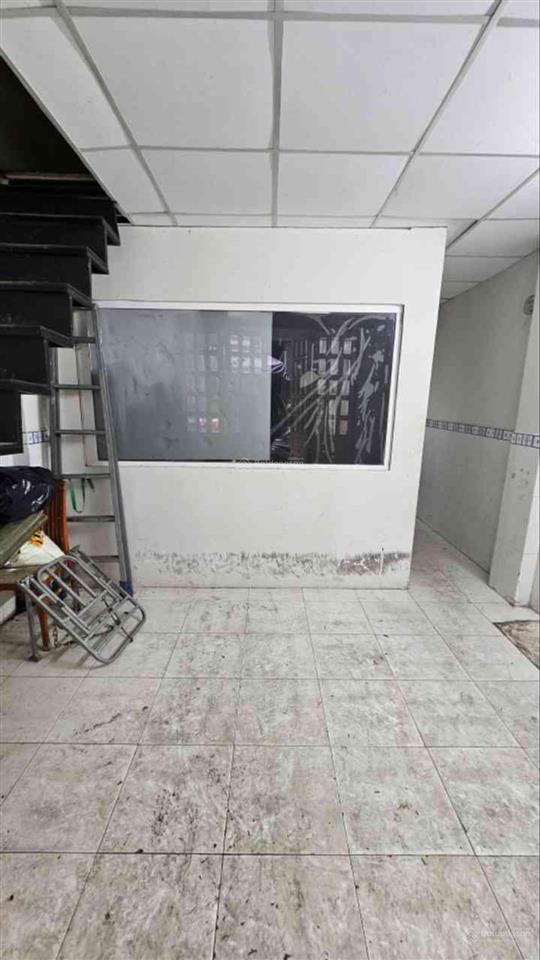 Hot, bán gấp nhà riêng hoàng văn thụ tân bình sát sân bay, 40m2, 2 tầng, hẻm xe hơi đỗ cửa, 5.x tỷ