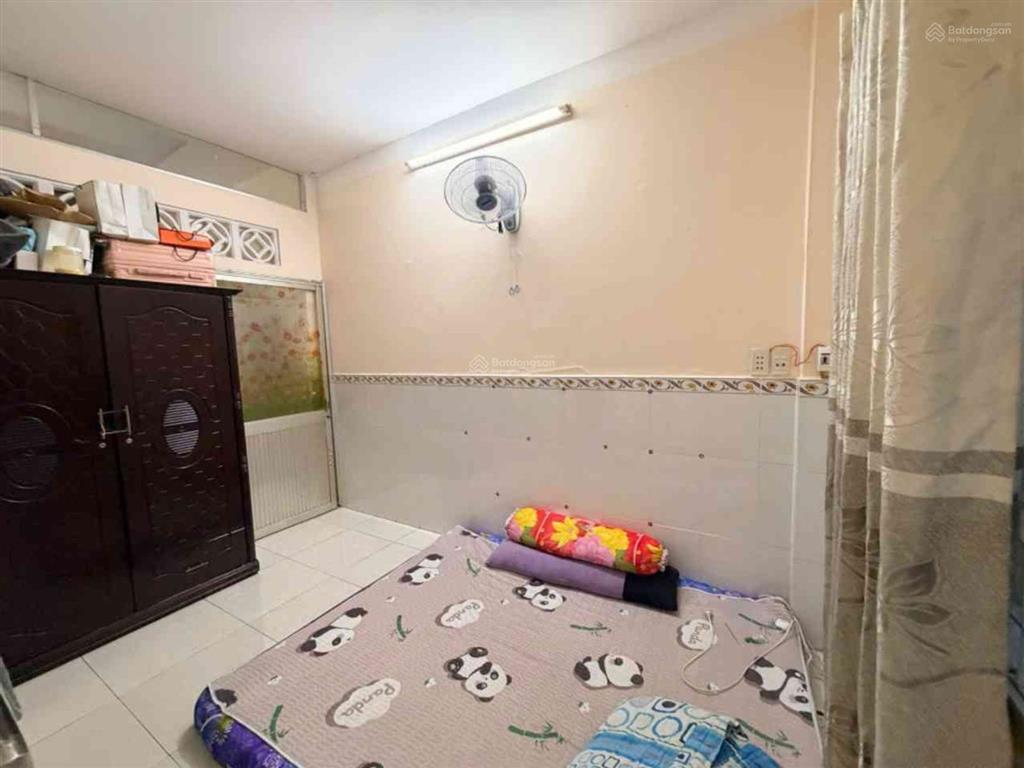 Hot, bán gấp nhà riêng âu cơ tân phú, 42m2, 2 tầng, hẻm 3.5m gần mặt tiền, chỉ nhỉnh 4 tỷ.
