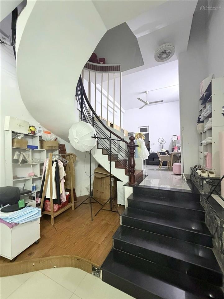 Hot, bán gấp nhà đẹp 2 tầng nguyễn hữu tiến, tân phú, 56m2, hẻm xe hơi thông, chi nhỉnh 5 tỷ