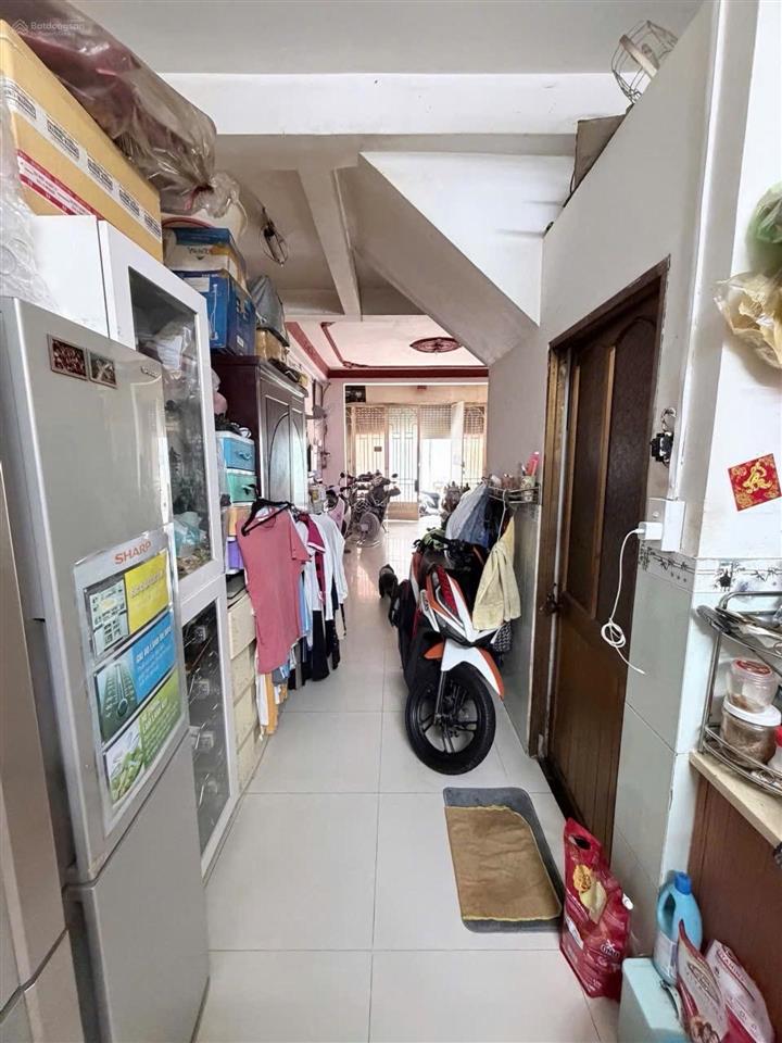 Hot, bán gấp nhà riêng 3 tầng tỉnh lộ 10 giáp quận 6, 48m2, hẻm xe hơi đỗ cửa, chỉ nhỉnh 4 tỷ xíu