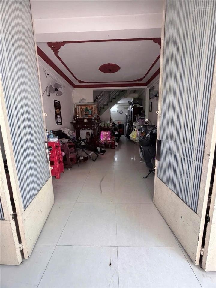 Hot, bán gấp nhà riêng 3 tầng tỉnh lộ 10 giáp quận 6, 48m2, hẻm xe hơi đỗ cửa, chỉ nhỉnh 4 tỷ xíu