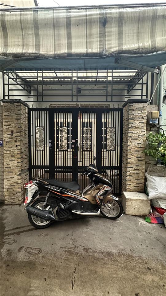 Hot, bán gấp nhà riêng mã lò, 60m2, 2 tầng hẻm xe hơi thông sát mặt tiền chỉ hơn 3 tỷ.