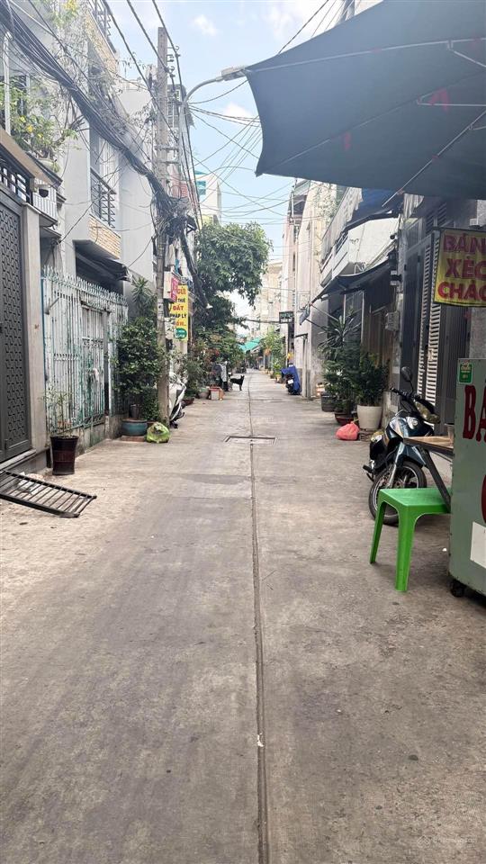 Hot, bán gấp nhà đẹp 4 tầng chiến lược btân, 60m2, hẻm xe hơi thông, chỉ hơn 5 tỷ.