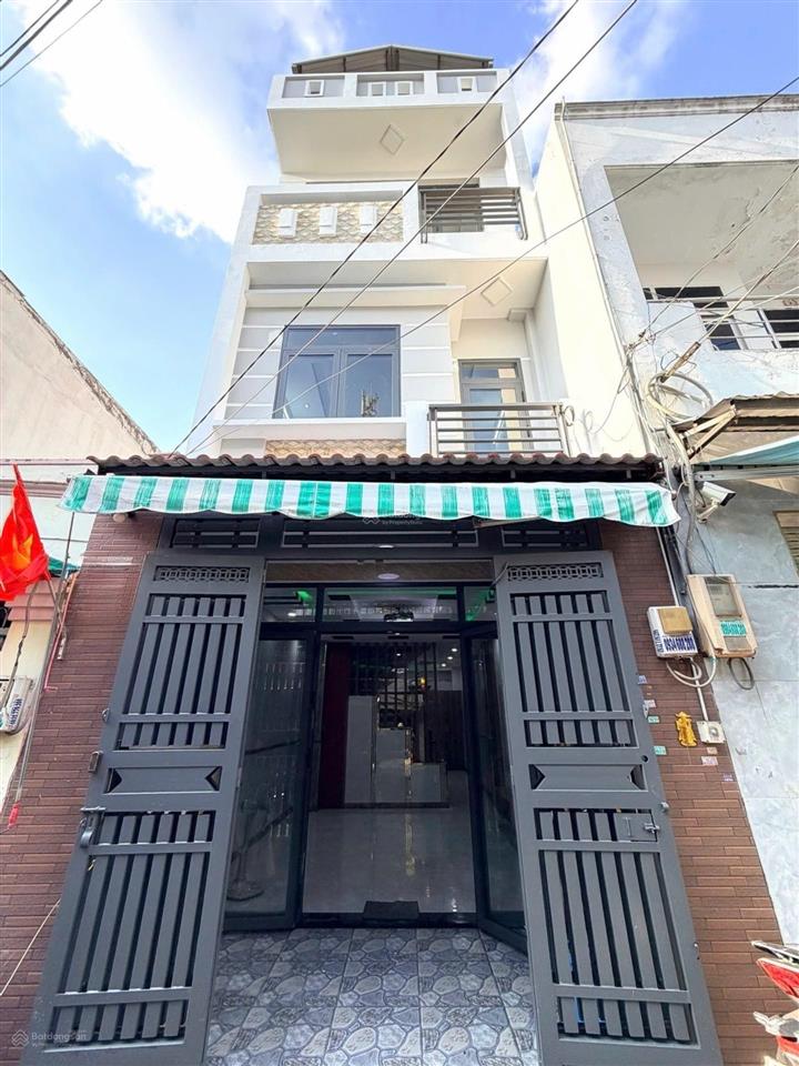 Hot, bán gấp nhà đẹp 4 tầng chiến lược btân, 60m2, hẻm xe hơi thông, chỉ hơn 5 tỷ.