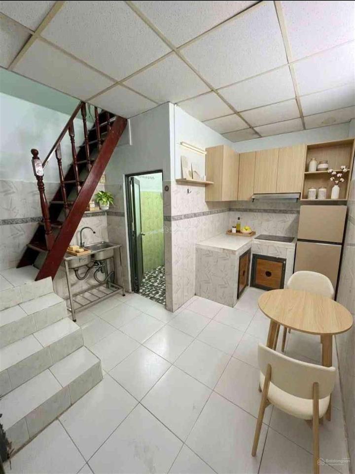 Hot, bán gấp nhà riêng chiến lược btân, 32m2, 2 tầng, hẻm 5m xe hơi đỗ cửa, chỉ nhỉnh 3 tỷ xíu.