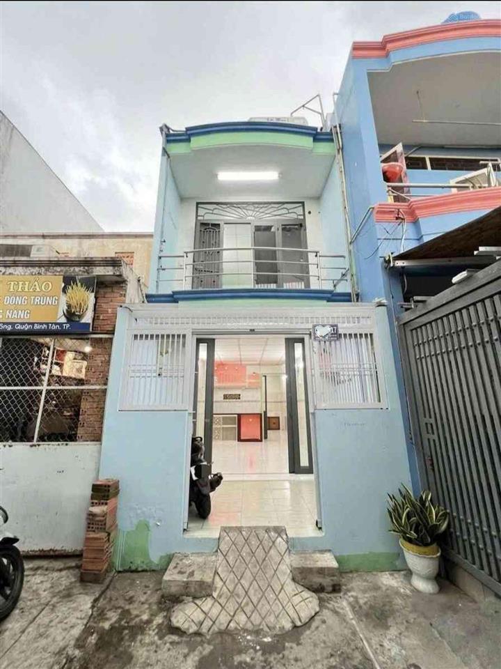 Hot, bán gấp nhà riêng chiến lược btân, 32m2, 2 tầng, hẻm 5m xe hơi đỗ cửa, chỉ nhỉnh 3 tỷ xíu.