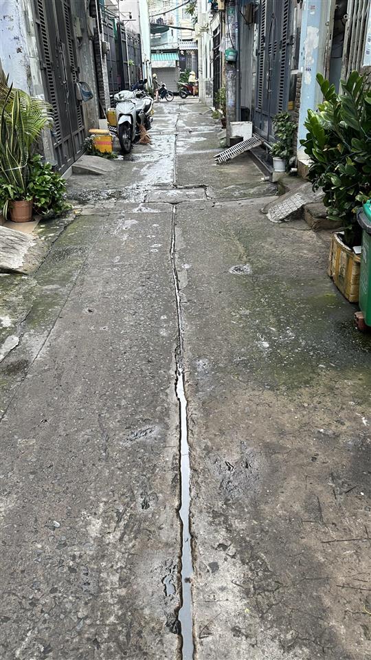 Hot, bán gấp nhà 2 tầng mới đẹp gò xoài btân, 48m2, 4 phòng ngủ, hẻm xe hơi, chỉ nhỉnh 4 tỷ.