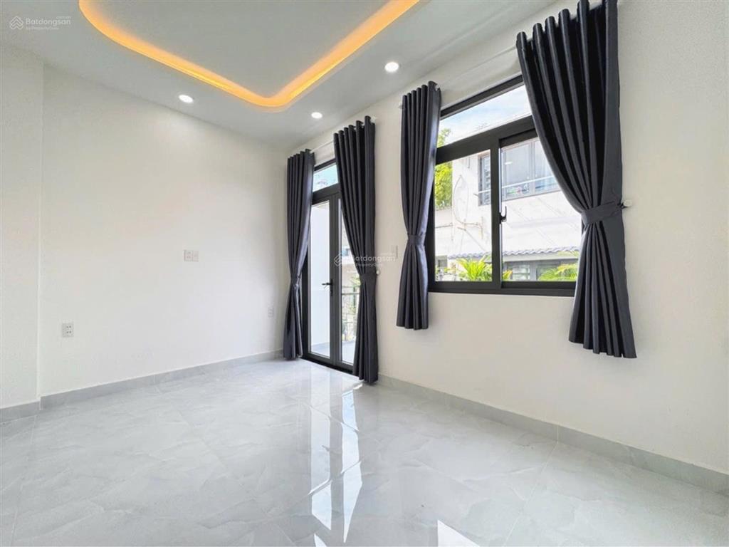 Hot, bán gấp nhà 2 tầng mới đẹp chiến lược bình tân, 49m2, hẻm xe hơi đỗ cửa, nhỉnh 5 tỷ