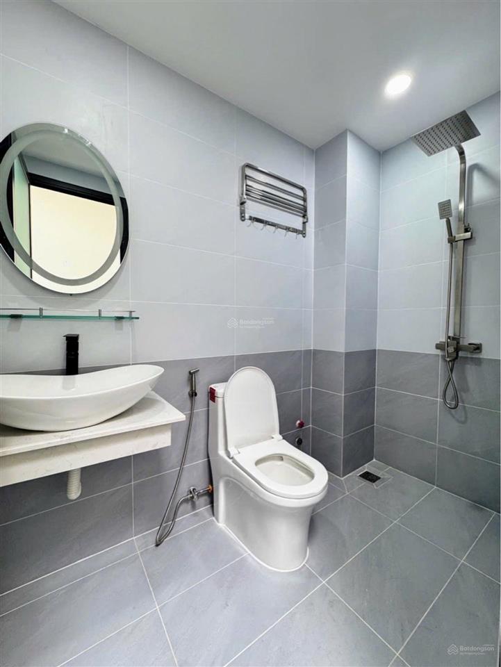 Hot, bán gấp nhà 2 tầng mới đẹp chiến lược bình tân, 49m2, hẻm xe hơi đỗ cửa, nhỉnh 5 tỷ