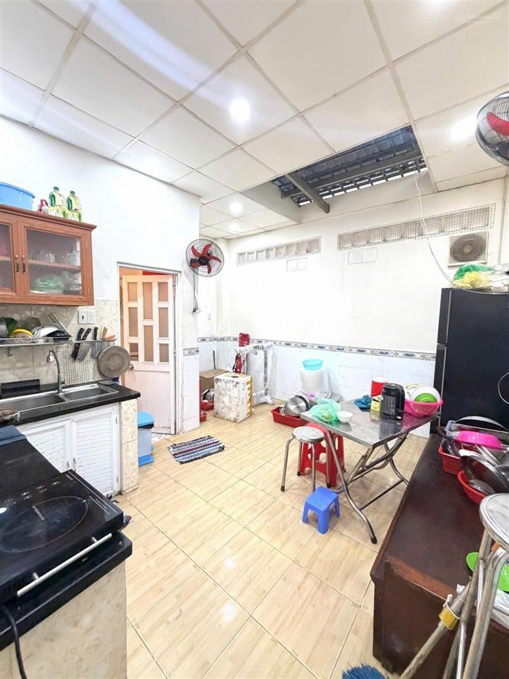 Hot, bán gấp nhà riêng lũy bán bích tân phú, 80m2, 2 tầng sát mặt tiền, chỉ nhỉnh 6 tỷ.