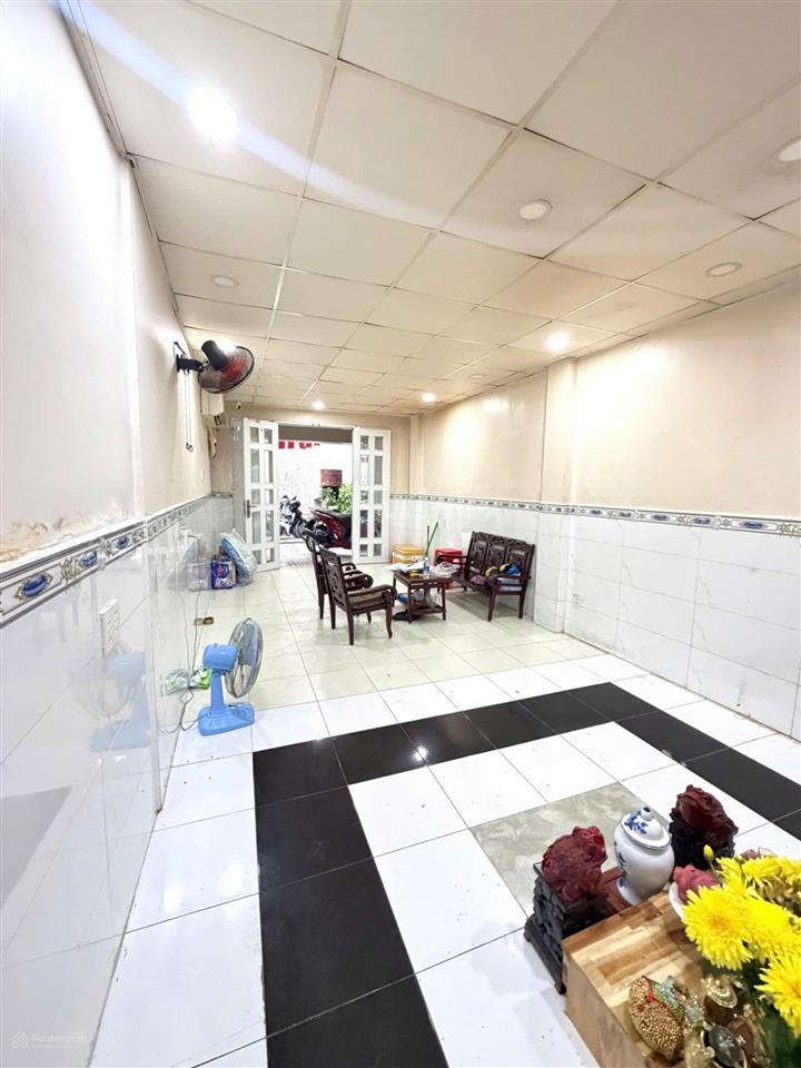 Hot, bán gấp nhà riêng lũy bán bích tân phú, 80m2, 2 tầng sát mặt tiền, chỉ nhỉnh 6 tỷ.