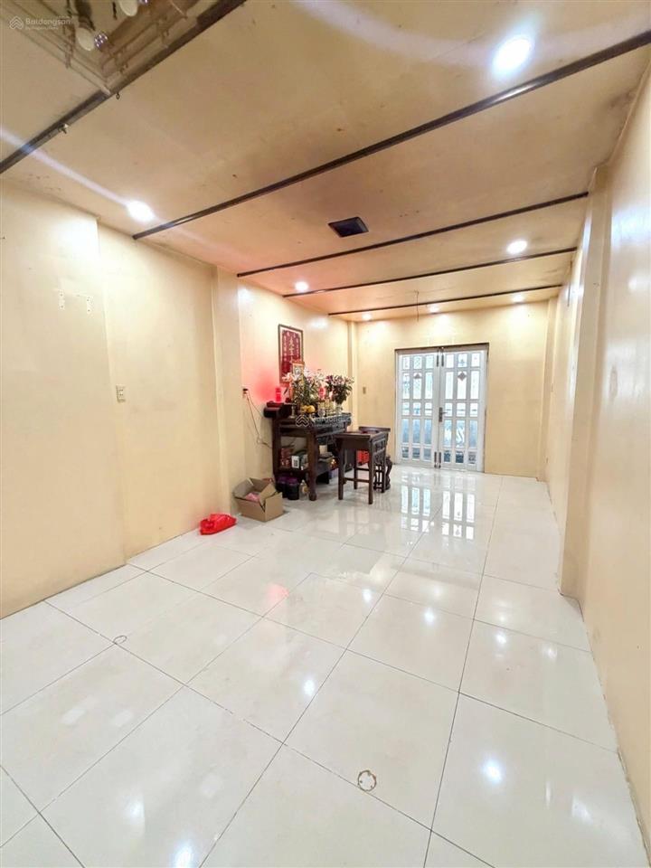 Hot, bán gấp nhà riêng lũy bán bích tân phú, 80m2, 2 tầng sát mặt tiền, chỉ nhỉnh 6 tỷ.