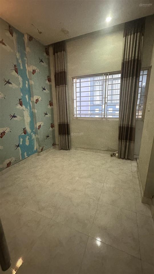 Bán gấp nhà riêng lê văn quới 49m2, 2 tầng đúc thật, cách mặt tiền 1 căn hẻm xe hơi đỗ cửa 4tỷ1