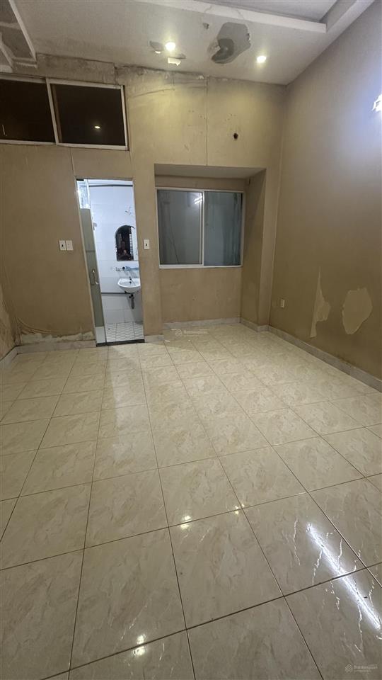 Bán gấp nhà riêng lê văn quới 49m2, 2 tầng đúc thật, cách mặt tiền 1 căn hẻm xe hơi đỗ cửa 4tỷ1