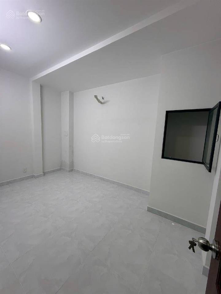 Hot, bán gấp nhà đẹp 3 tầng miếu bình đông, 45m2, hẻm xe hơi thông, 3 phòng ngủ, chỉ nhỉnh 4 tỷ.