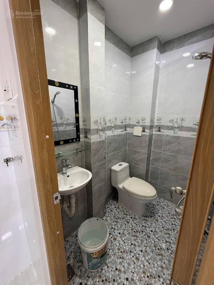 Hot, bán gấp nhà đẹp 3 tầng miếu bình đông, 45m2, hẻm xe hơi thông, 3 phòng ngủ, chỉ nhỉnh 4 tỷ.